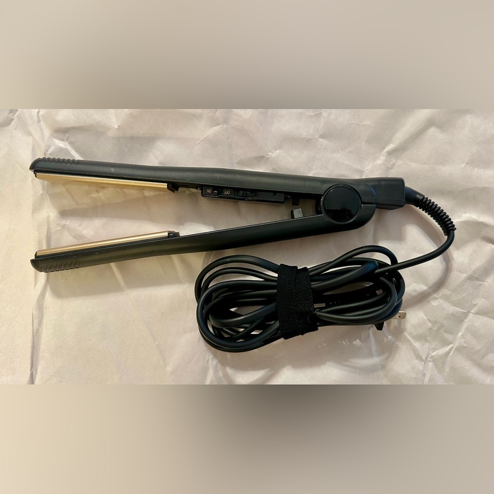Hot Tools 1” flat iron